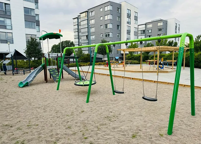 Nybyggt Radhus Med Egen Barnvaenlig Traedgard