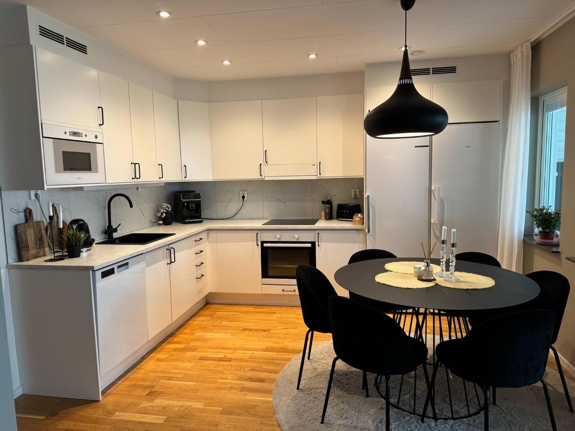Nybyggt Radhus Med Egen Barnvaenlig Traedgard Villa *